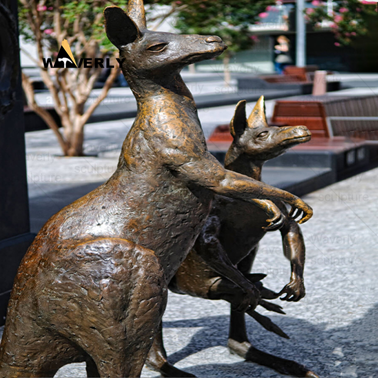 Bronze Kangaroo Statue -Mbk-31201